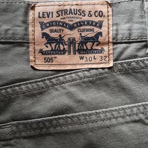 Levi Strauss 505 olive green jeans size 30W 32L